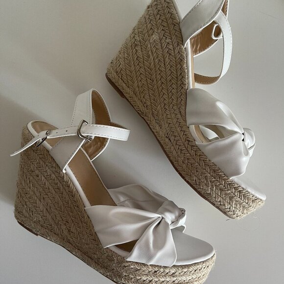 Shoes - Faux leather white bow wedges